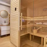 Villa Cvita Is A Modern 5-bedroom With A Jacuzzi, A Gym And Finnish Sauna, A Heated Pool, And Amazing Views *