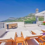 Villa Cvita Is A Modern 5-bedroom With A Jacuzzi, A Gym And Finnish Sauna, A Heated Pool, And Amazing Views *