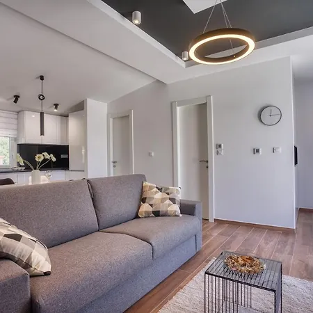 Cvita Is A Modern 5-bedroom With A Jacuzzi, A Gym And Finnish Sauna, A Heated Pool, And Amazing Views Villa