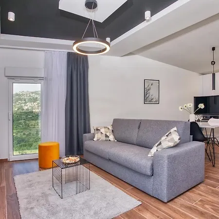 Villa Cvita: Modern Luxury With Jacuzzi, Gym, And Panoramic Views Klis
