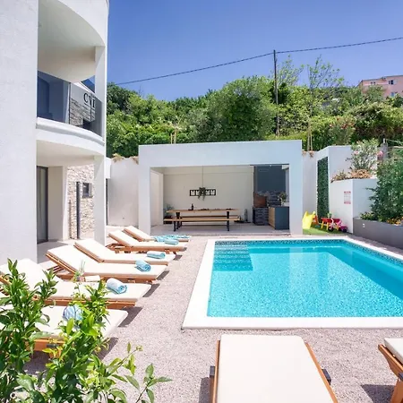 Villa Cvita: Modern Luxury With Jacuzzi, Gym, And Panoramic Views