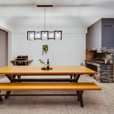 Villa Cvita Is A Modern 5-bedroom With A Jacuzzi, A Gym And Finnish Sauna, A Heated Pool, And Amazing Views