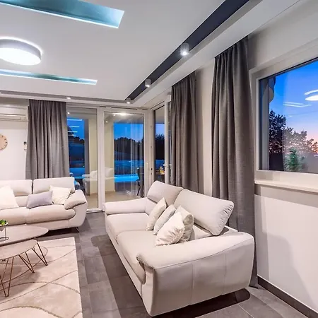 Cvita Is A Modern 5-bedroom With A Jacuzzi, A Gym And Finnish Sauna, A Heated Pool, And Amazing Views *