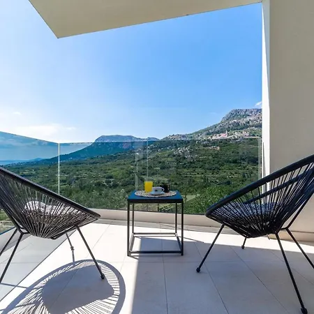 Cvita Is A Modern 5-bedroom With A Jacuzzi, A Gym And Finnish Sauna, A Heated Pool, And Amazing Views
