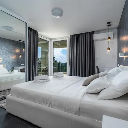 Cvita Is A Modern 5-bedroom With A Jacuzzi, A Gym And Finnish Sauna, A Heated Pool, And Amazing Views *