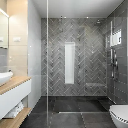 Cvita Is A Modern 5-bedroom With A Jacuzzi, A Gym And Finnish Sauna, A Heated Pool, And Amazing Views