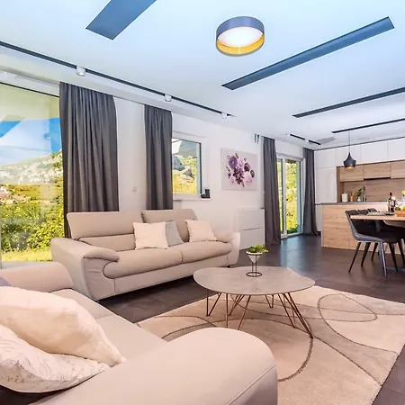 Villa Cvita Is A Modern 5-bedroom With A Jacuzzi, A Gym And Finnish Sauna, A Heated Pool, And Amazing Views